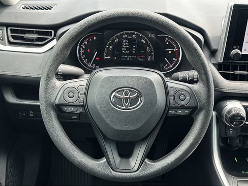 Used 2024 Toyota RAV4 XLE w/ Convenience Package FWD image 19
