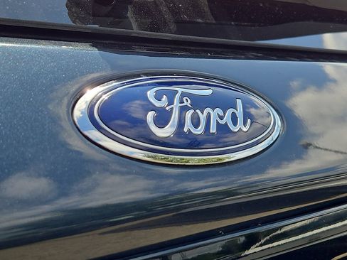 Used 2022 Ford Explorer ST-Line w/ Class IV Trailer Tow Package AWD/4WD image 36