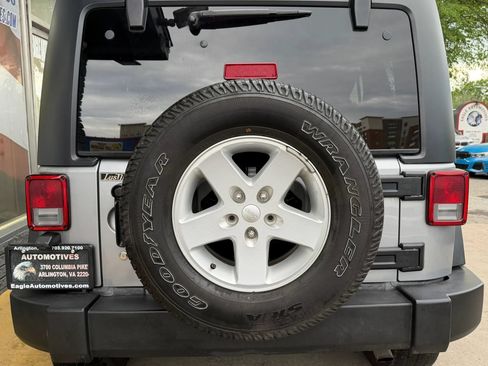 Used 2016 Jeep Wrangler Unlimited Sport w/ Quick Order Package 24S AWD/4WD image 4