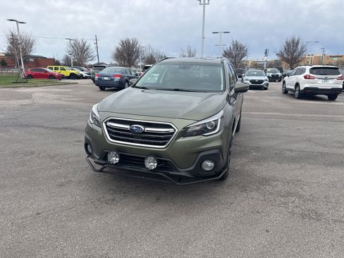 Used 2019 Subaru Outback 2.5i Touring w/ Popular Package #3A image 3
