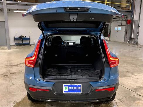Certified 2024 Volvo XC40 B5 Plus AWD/4WD image 35