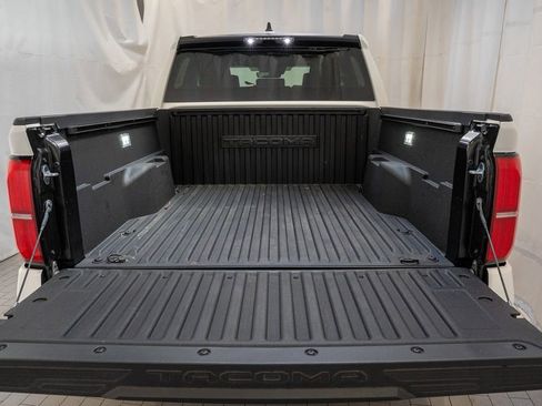 Used 2025 Toyota Tacoma SR5 image 5