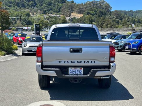 Used 2019 Toyota Tacoma TRD Sport w/ Technology Package RWD image 4