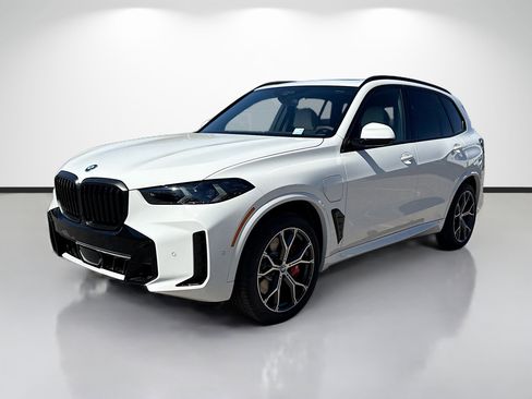 New 2026 BMW X5 xDrive50e w/ Executive Package image 7