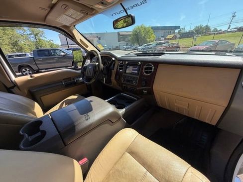 Used 2011 Ford F250 Lariat w/ Lariat Interior Pkg AWD/4WD image 32