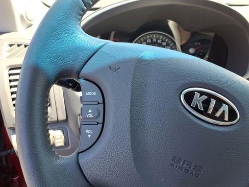 Used 2012 Kia Sedona EX w/ Luxury Pkg FWD image 21