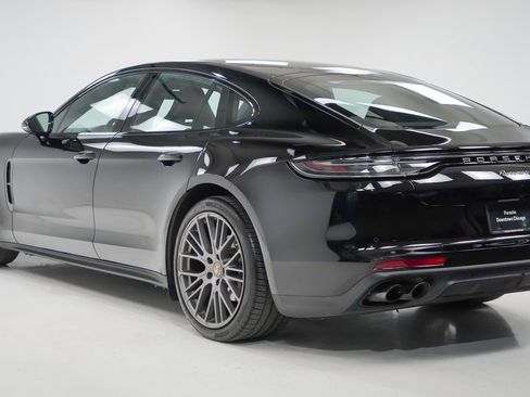 Used 2022 Porsche Panamera Platinum Edition image 3