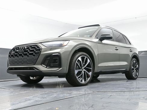 Used 2023 Audi SQ5 Prestige w/ Prestige Package image 58