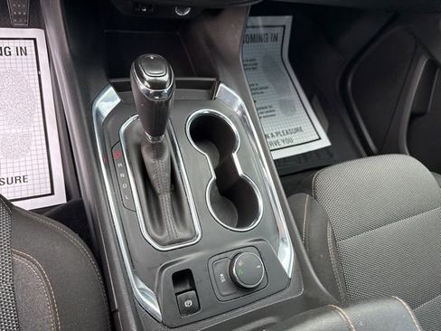 Used 2018 Chevrolet Traverse LT image 11