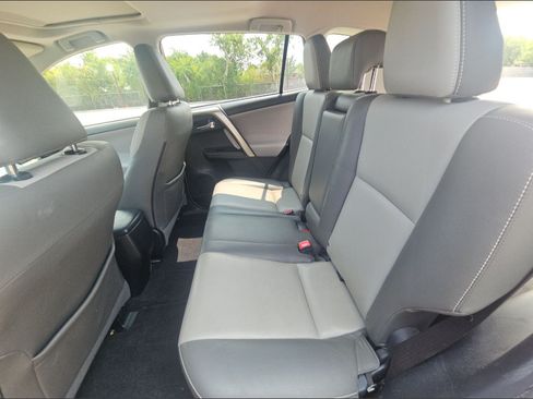 Used 2015 Toyota RAV4 XLE FWD image 4