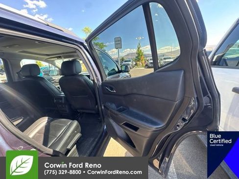 Used 2019 GMC Acadia SLT AWD/4WD image 15