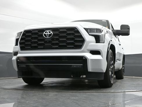 Used 2025 Toyota Sequoia Platinum AWD/4WD image 44