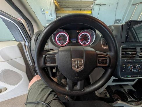 Used 2011 Dodge Grand Caravan Mainstreet w/ PWR Convenience Group FWD image 31