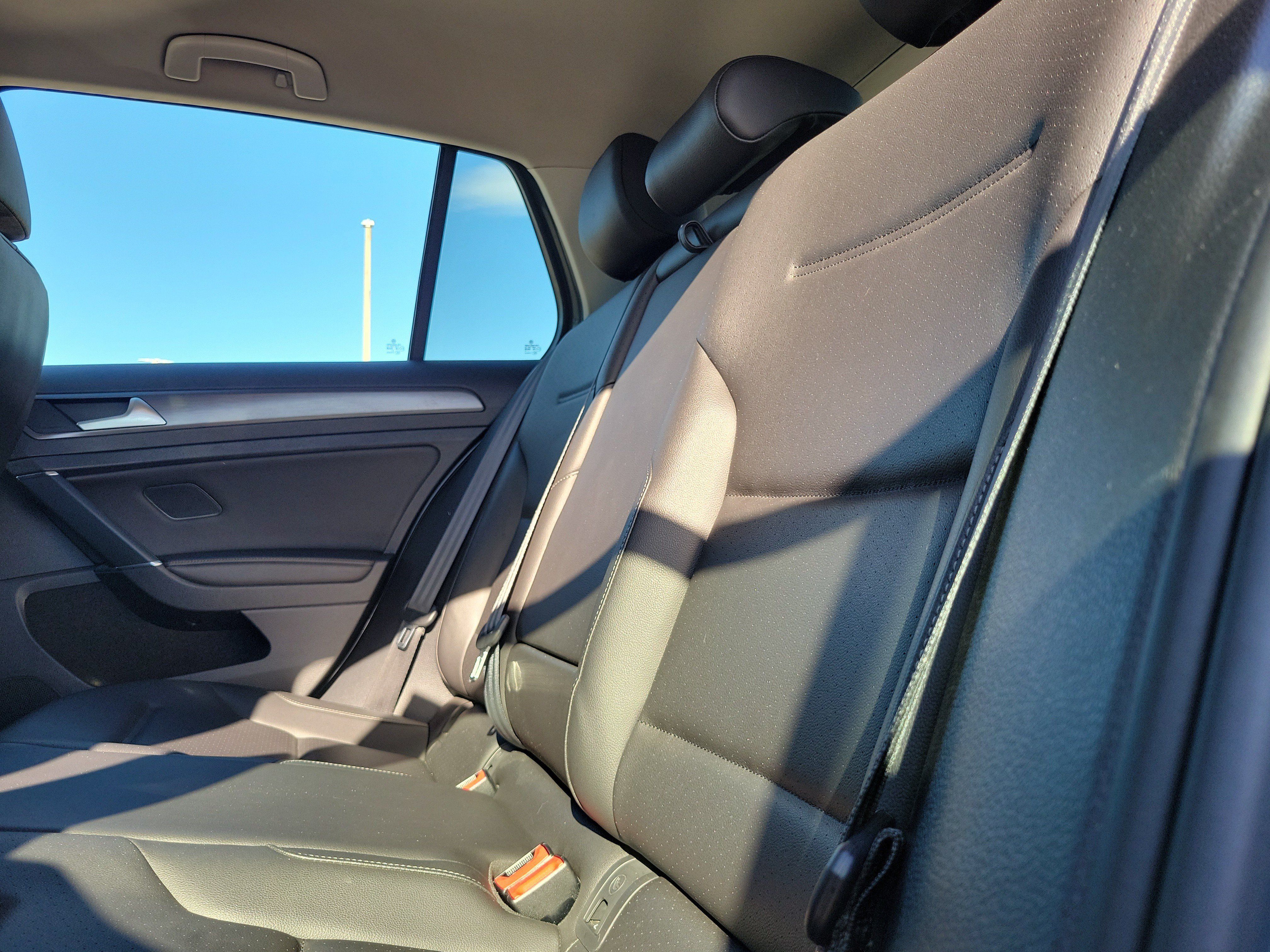 Used 2020 Volkswagen Golf 4-Door FWD image 13