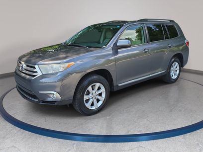Used 2011 Toyota Highlander SE w/ Tow Pkg