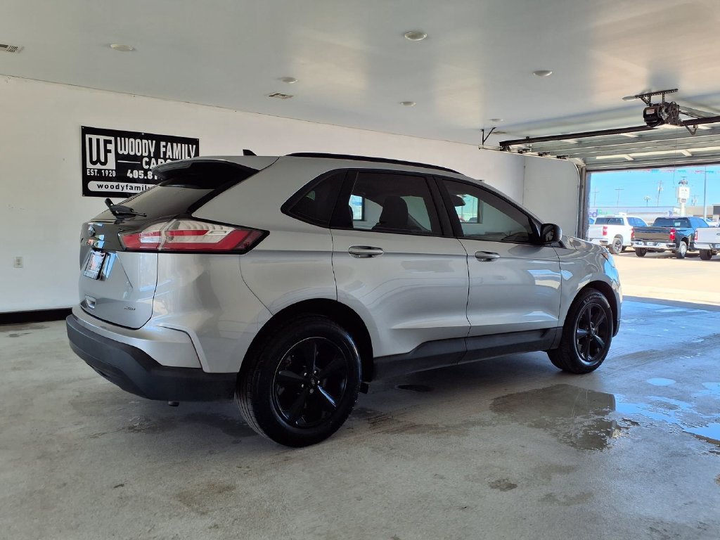 Used 2023 Ford Edge SE AWD/4WD image 3