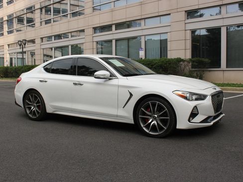 Used 2021 Genesis G70 2.0T Sport RWD image 2