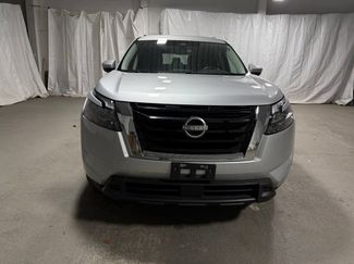 Used 2024 Nissan Pathfinder SV FWD video 2