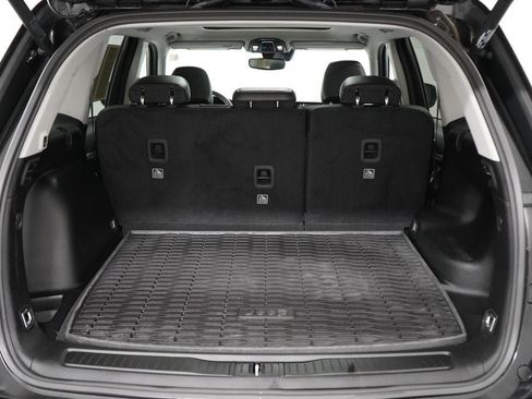 Used 2023 Jeep Grand Cherokee Limited AWD/4WD image 32