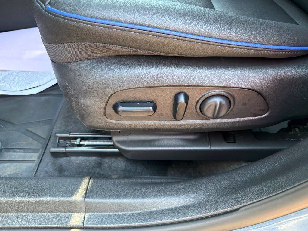 Used 2025 Buick Envista Sport Touring w/ Convenience I Package FWD image 20