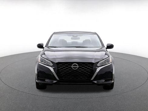 Used 2025 Nissan Altima 2.5 SV image 4