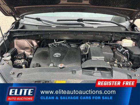 Used 2018 Toyota Highlander Limited Platinum w/ Carpet Mat Package (TMS) AWD/4WD image 20
