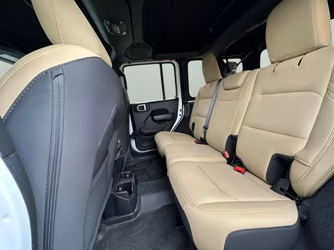 Used 2021 Jeep Wrangler Unlimited Sport AWD/4WD image 19