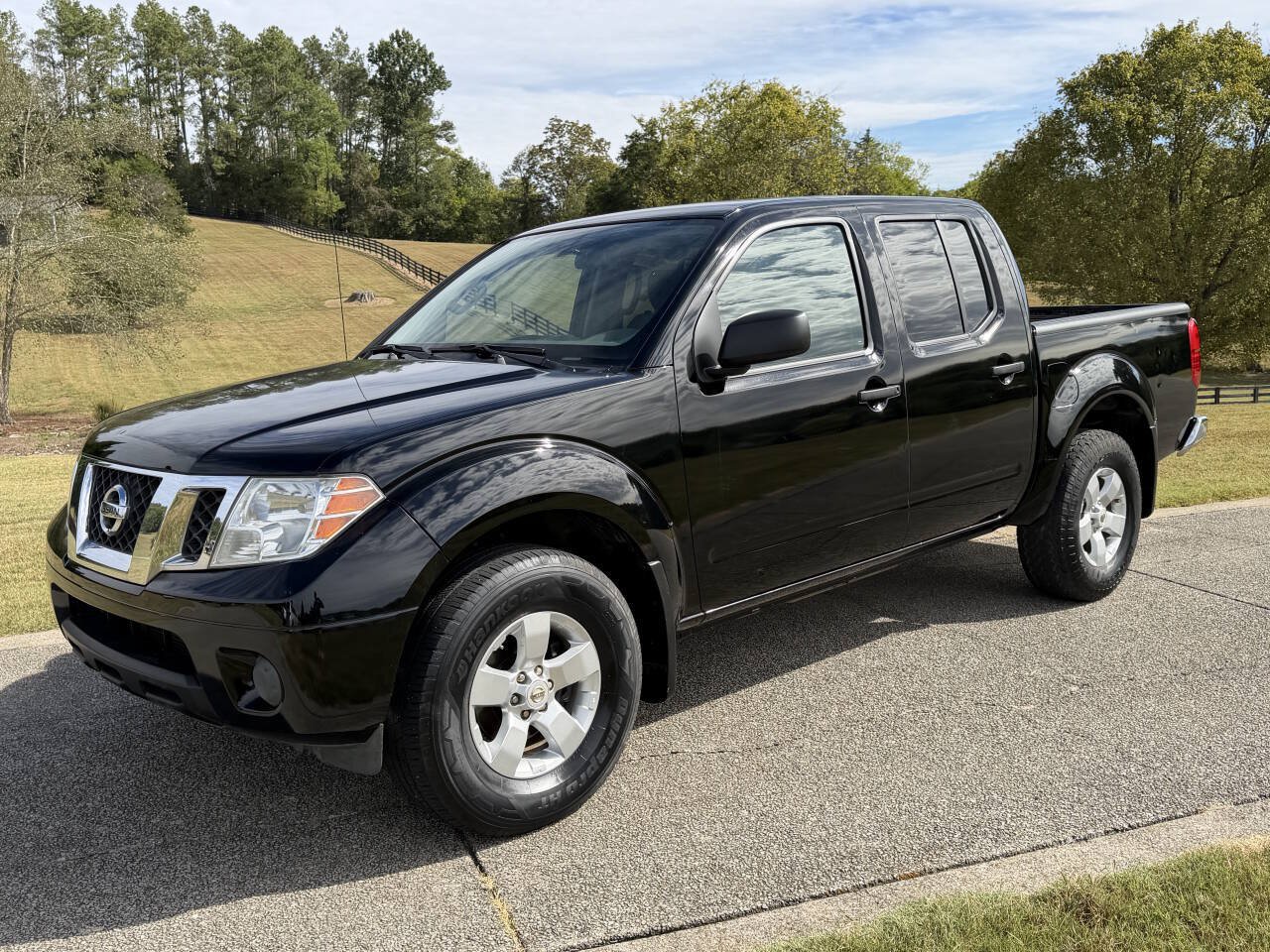 Used 2012 Nissan Frontier SV AWD/4WD image 1