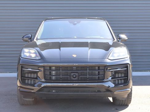 Certified 2025 Porsche Cayenne S AWD/4WD image 7