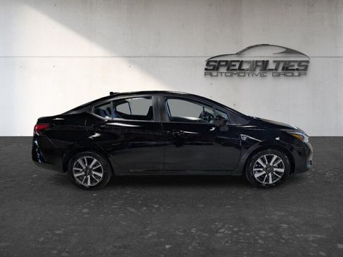 Used 2025 Nissan Versa SV FWD image 11