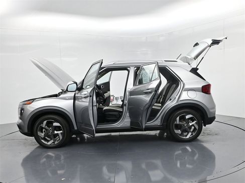Used 2023 Hyundai Venue SEL image 52