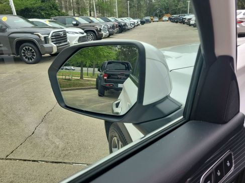 Used 2024 Hyundai Palisade Limited image 11