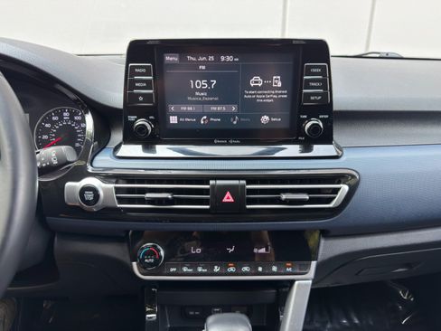 Used 2023 Kia Seltos S FWD image 21