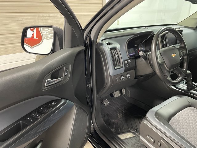 Used 2021 Chevrolet Colorado Z71 w/ Z71 Midnight Edition AWD/4WD image 10