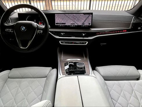 Certified 2026 BMW X5 sDrive40i w/ Climate Comfort Package RWD image 15