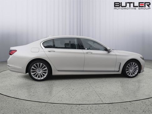 Used 2020 BMW 740i RWD image 8