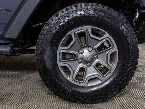 Used 2016 Jeep Wrangler Unlimited Rubicon w/ Connectivity Group image 47