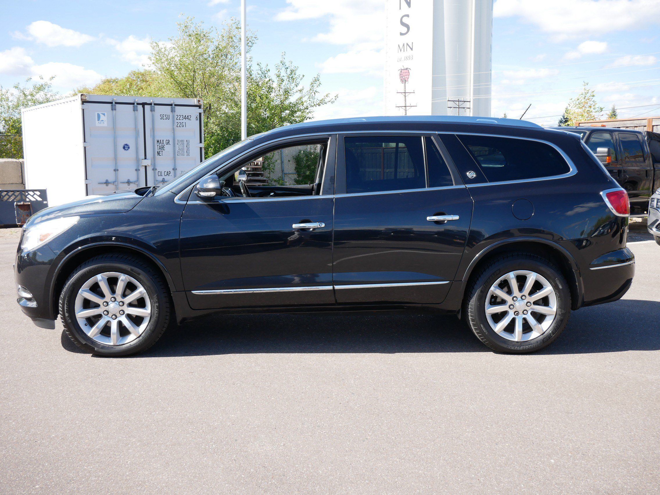 Used 2015 Buick Enclave Premium w/ Trailering Package AWD/4WD image 4