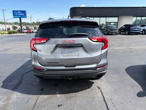 Used 2019 GMC Terrain SLE w/ Driver Convenience Package FWD image 5