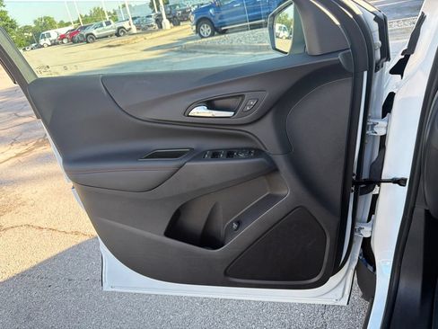 Used 2024 Chevrolet Equinox RS FWD image 31