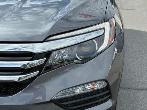 Used 2016 Honda Pilot Touring image 12