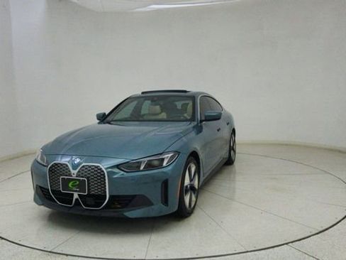 Used 2025 BMW i4 eDrive40 w/ Premium Package image 66