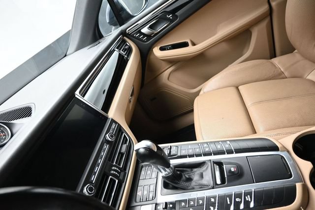 Used 2019 Porsche Macan AWD/4WD image 14