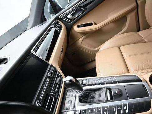 Used 2019 Porsche Macan AWD/4WD image 14