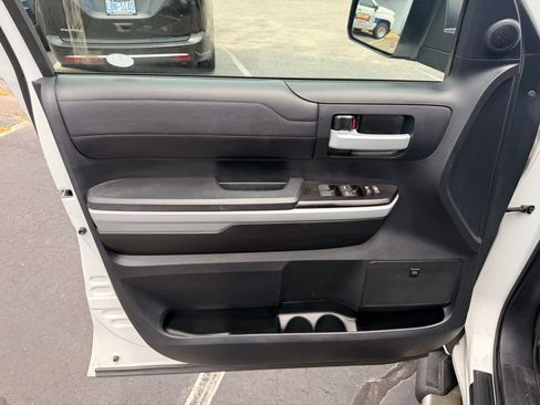 Used 2018 Toyota Tundra Limited w/ Limited Premium Package AWD/4WD image 25
