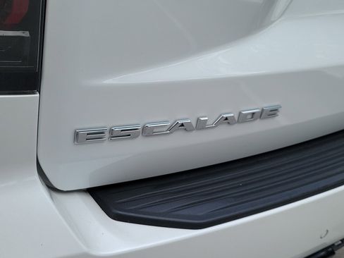 Used 2022 Cadillac Escalade ESV Premium Luxury Platinum w/ Heavy-Duty Trailer Package RWD image 5