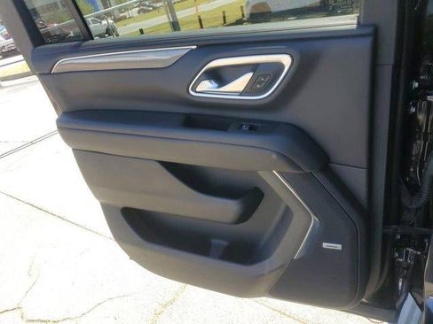 Used 2024 Chevrolet Suburban RST RWD image 11
