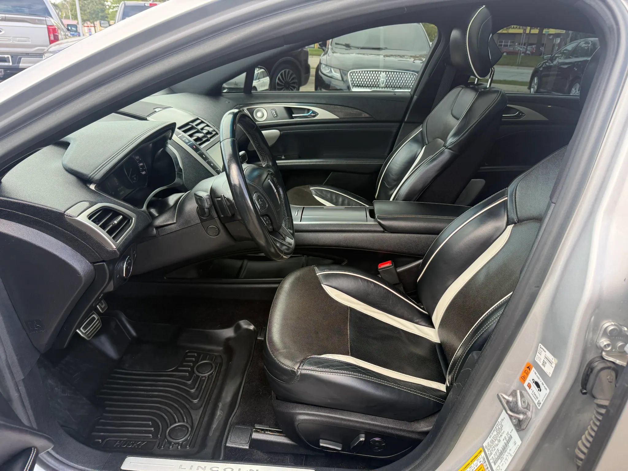 Used 2017 Lincoln MKZ Reserve w/ Luxury Package AWD/4WD image 14
