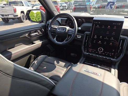Used 2026 GMC Yukon XL AT4 Ultimate w/ LPO, Floor Liner Package AWD/4WD image 35