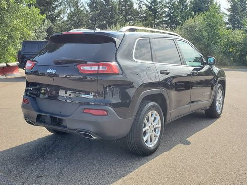Used 2018 Jeep Cherokee Latitude Plus w/ Comfort/Convenience Group AWD/4WD image 4